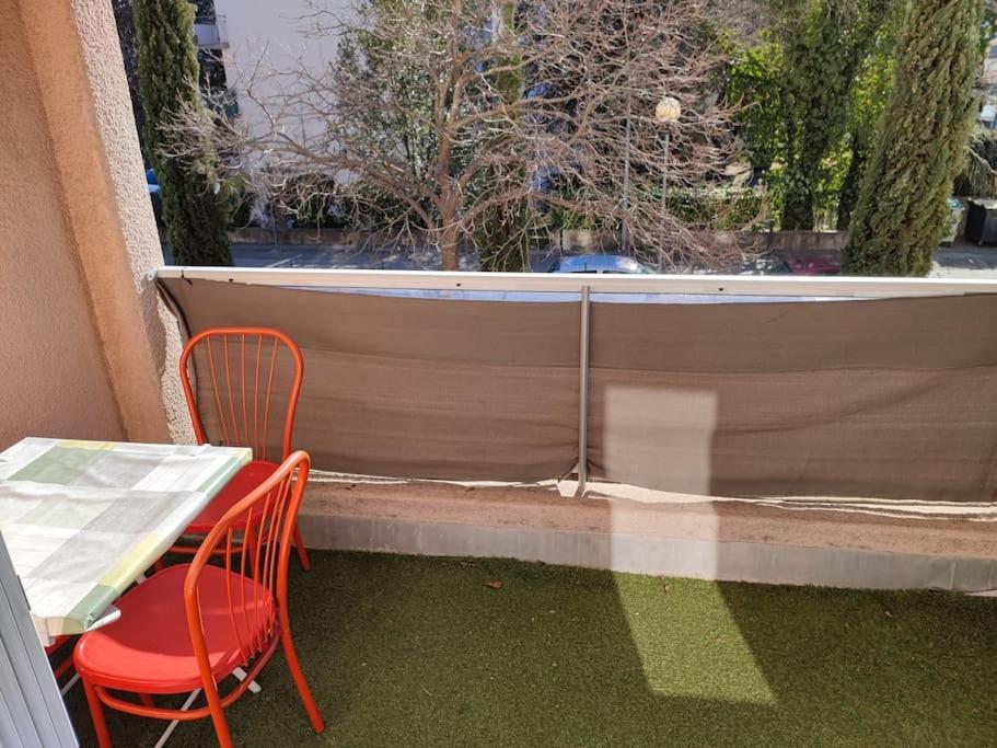 Charmant 2 Pieces A Aubenas 2Etoiles Apartment Luaran gambar