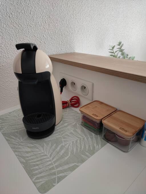 Charmant 2 Pieces A Aubenas 2Etoiles Apartment Luaran gambar
